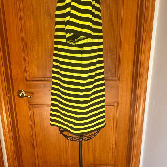 Men's Nike Golf Dri-Fit Short Sleeve Polo, Size Medium, Black & Yellow Striped - Picture 3 of 10